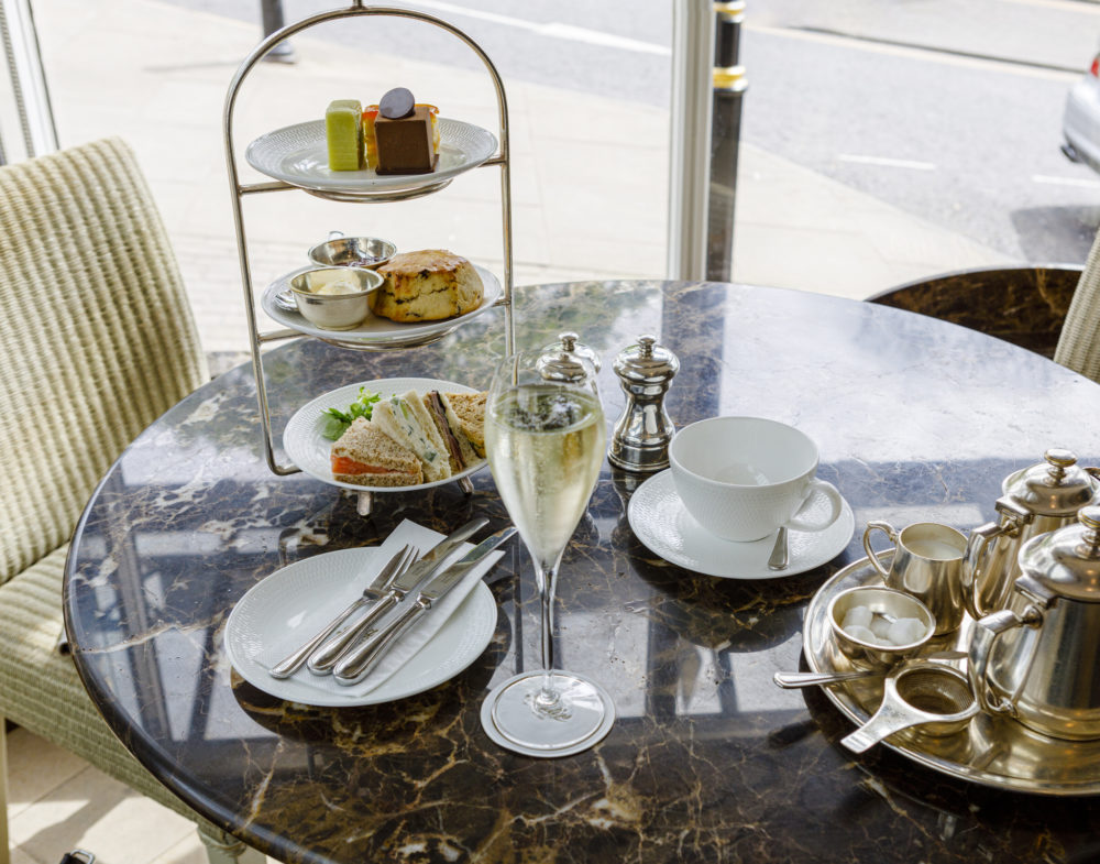 iStock-1491435736-1000x785 - 4 hoteles para tomar el té en Buenos Aires