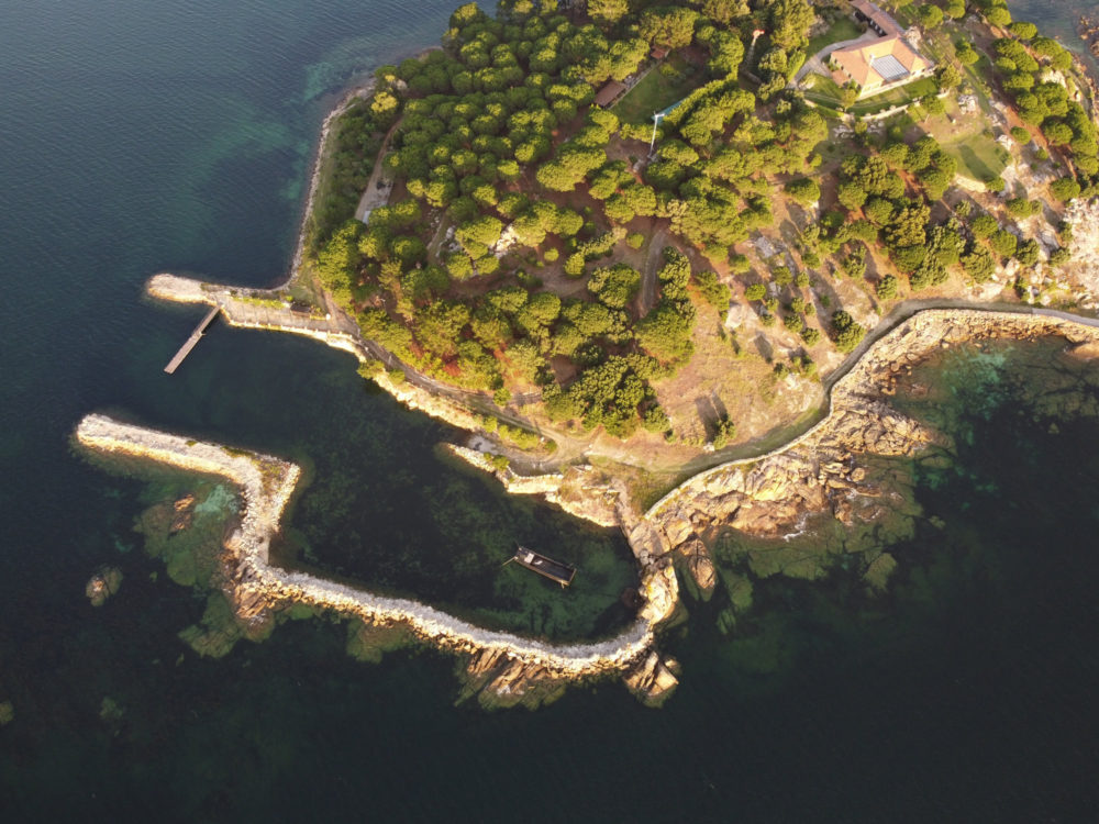 iStock-1493312414-1000x750 - Cómo alquilar la Isla de A Creba