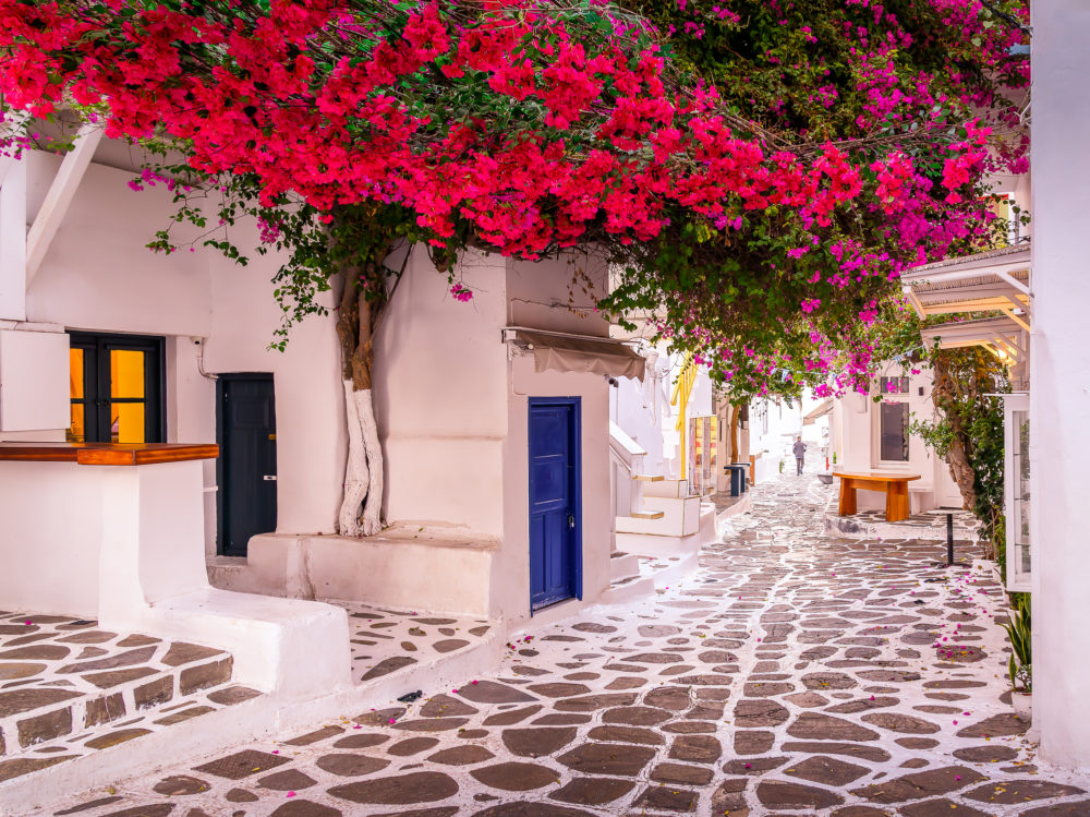 iStock-1703350451-1000x749 - Los 6 mejores cruceros por las islas griegas