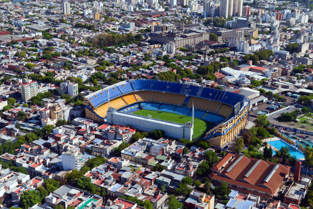 la_bombonera_Boca_Jrs-1000x667 - Más allá de las canchas: un recorrido futbolero por Buenos Aires