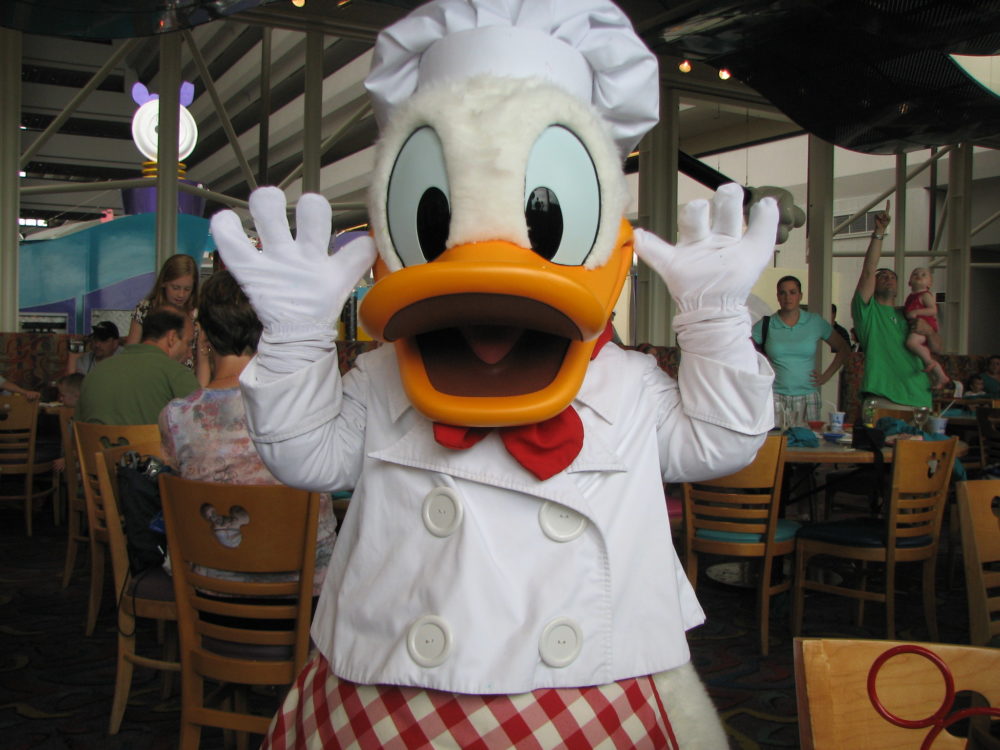 1546627728_12f4a91691_k-1000x750 - Así puedes reservar las comidas con personajes en Disney Orlando