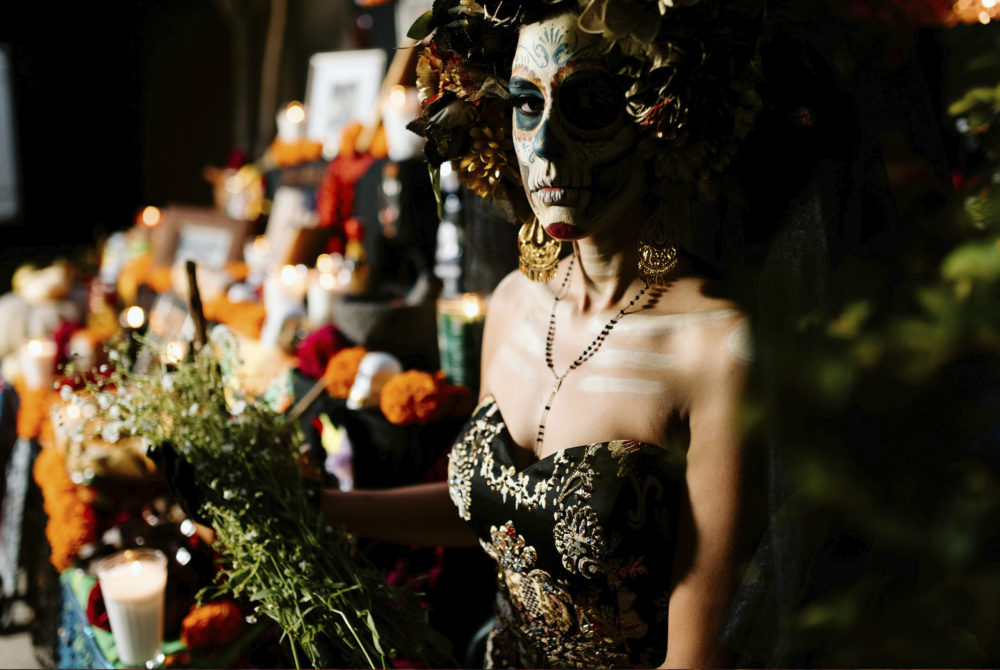 7 elementos que no pueden faltar en altar de Día de Muertos