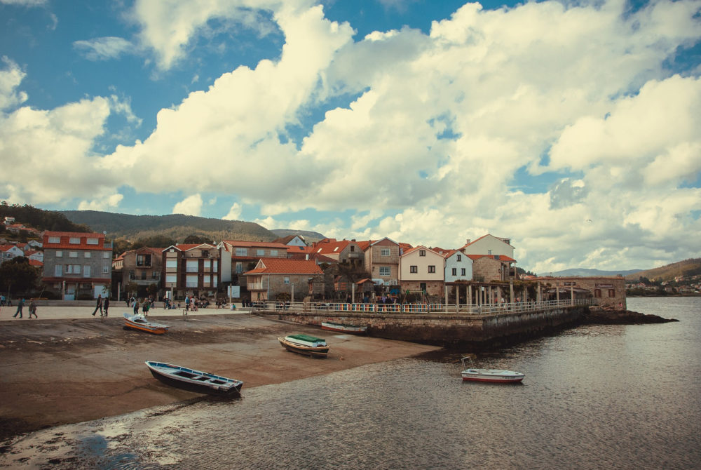 Combarro-1000x670 - 5 pueblos para visitar en Galicia en pareja