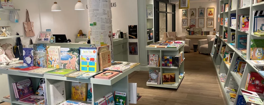 Letras-y-Corcheas-1000x400 - 7 librerías infantiles de Buenos Aires para viajar con la imaginación