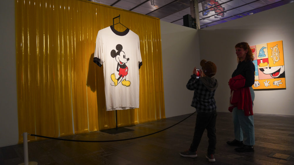 Mickey-en-Buenos-Aires-1000x563 - Un ícono de Disney llegó a Buenos Aires