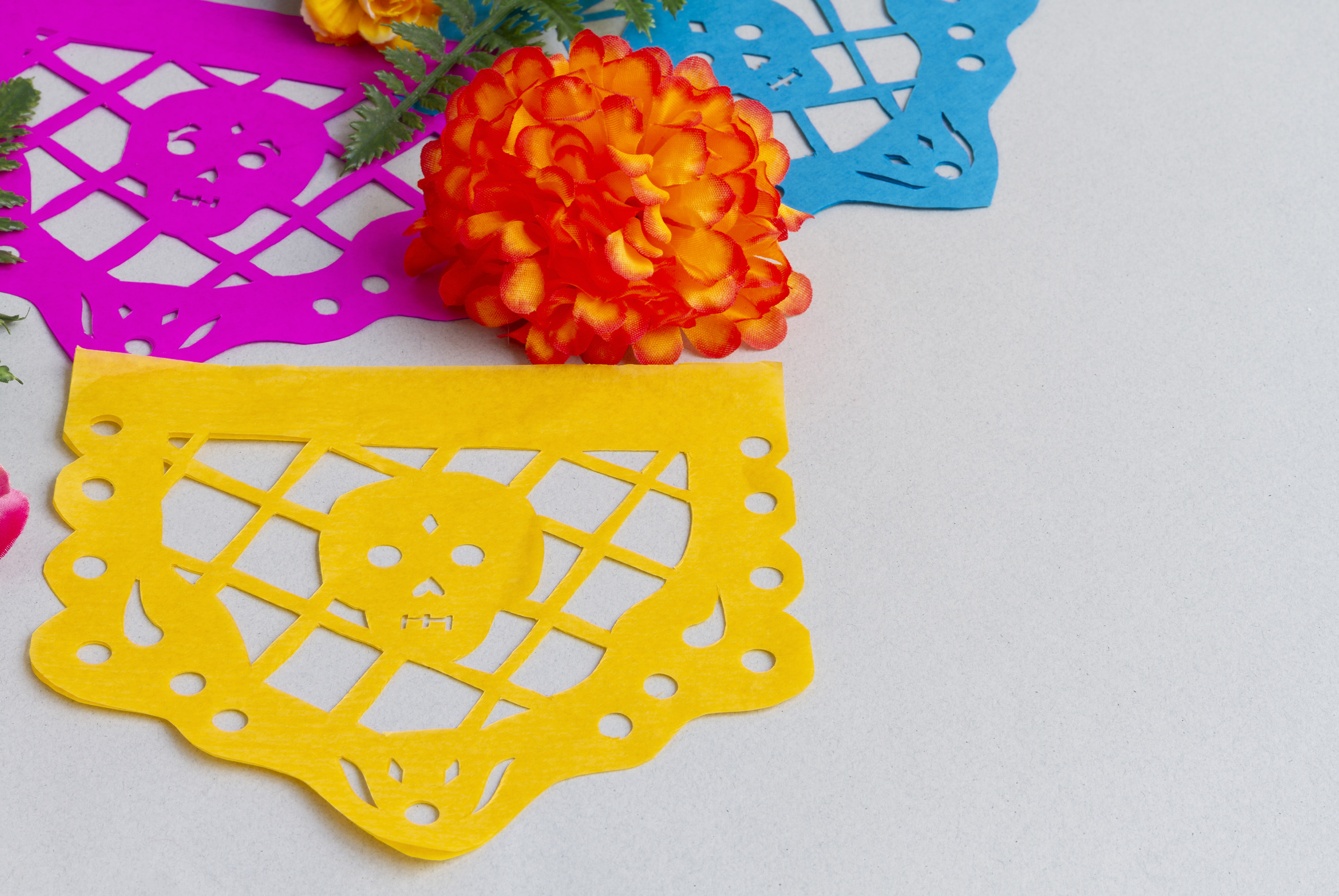 Este pueblito a poco más de 1 hora de la CDMX te sorprenderá con su papel picado para Día de Muertos