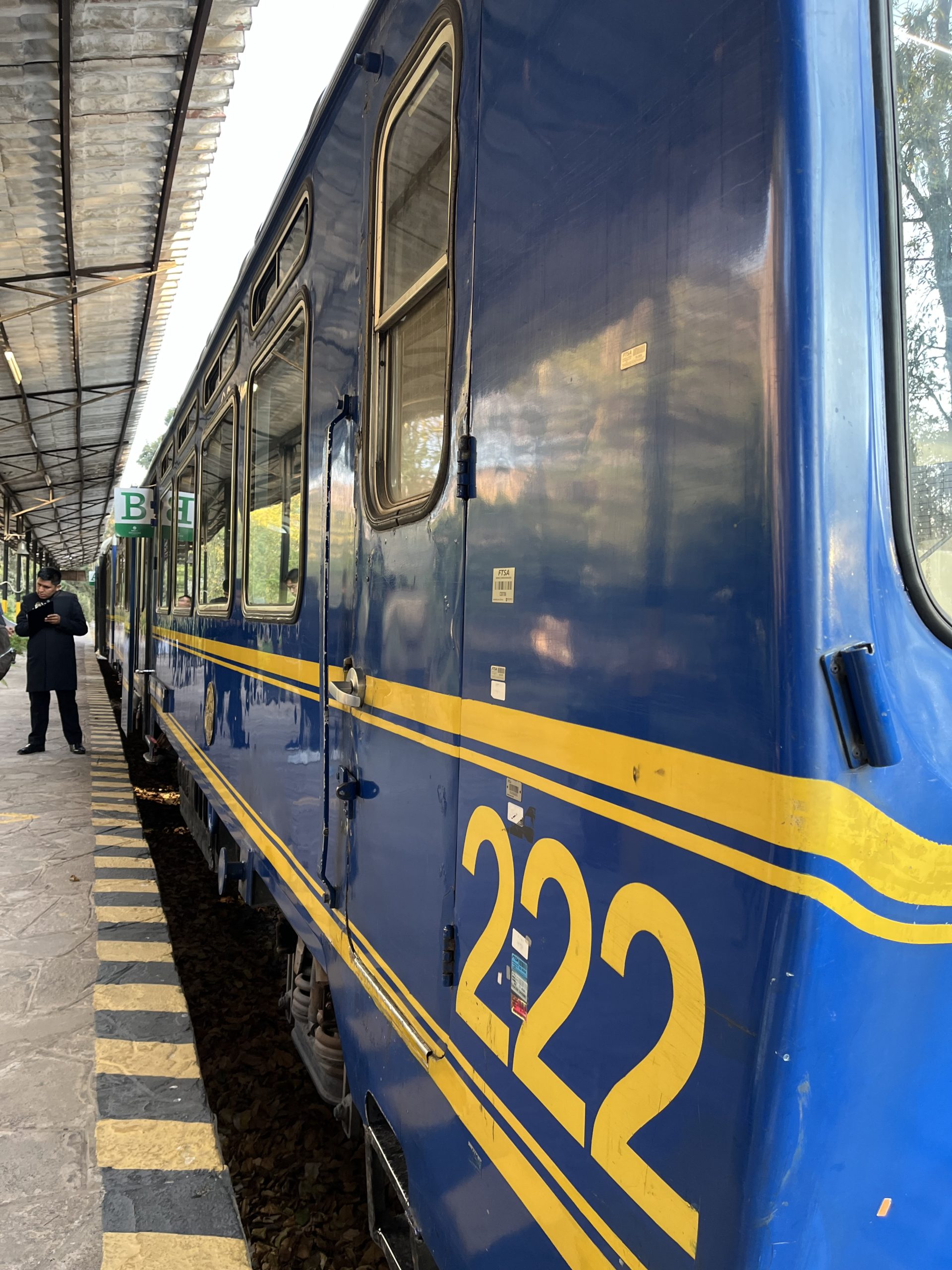 PeruRail_Machu_Picchu_1-scaled - Machu Picchu: una guía para disfrutar del misticismo de los incas