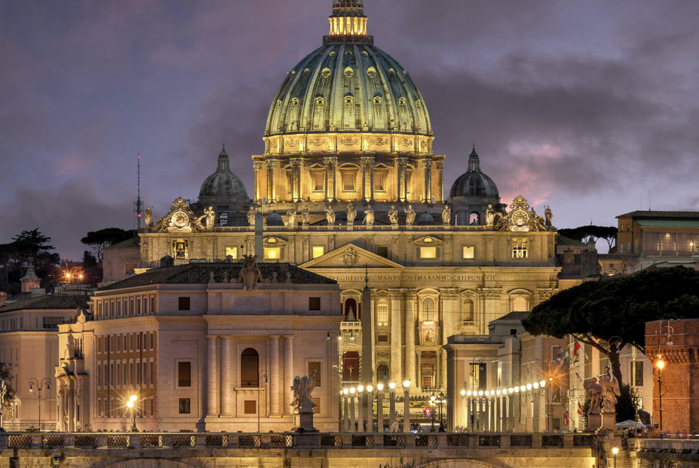 Plaza-San-Pietro-1000x670 - Jubileo 2025: dónde está el centro de acogida para los peregrinos en Roma y por qué es importante saberlo