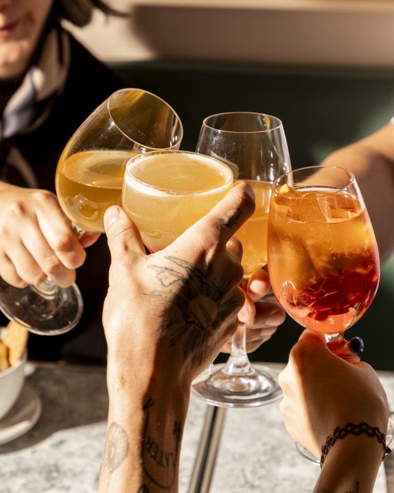 TRAGOS-800x1000 - Ojo Rojo, un clásico diner americano en la Roma 