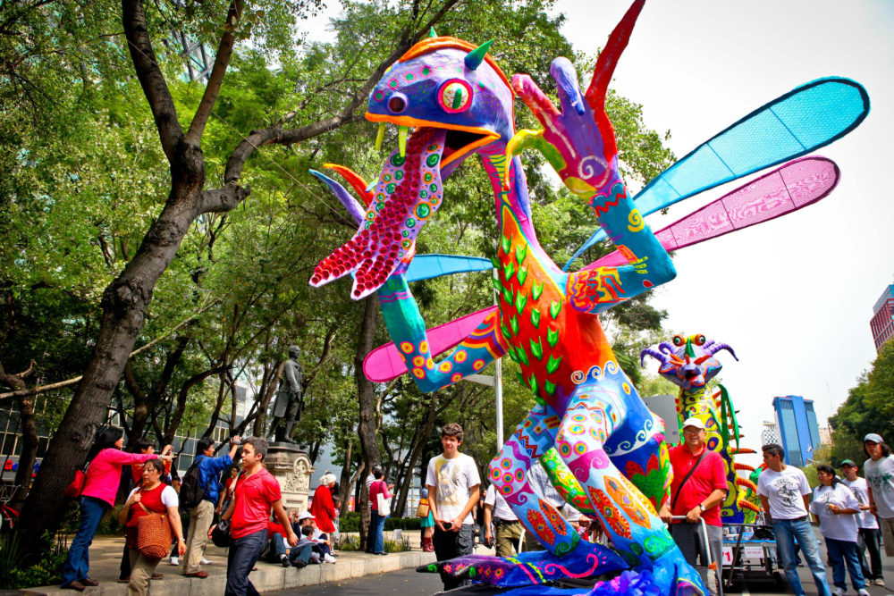 iStock-1126626886-1000x667 - Llega el desfile de Alebrijes monumentales para el Día de Muertos 2024 a la CDMX: dónde y cuándo será