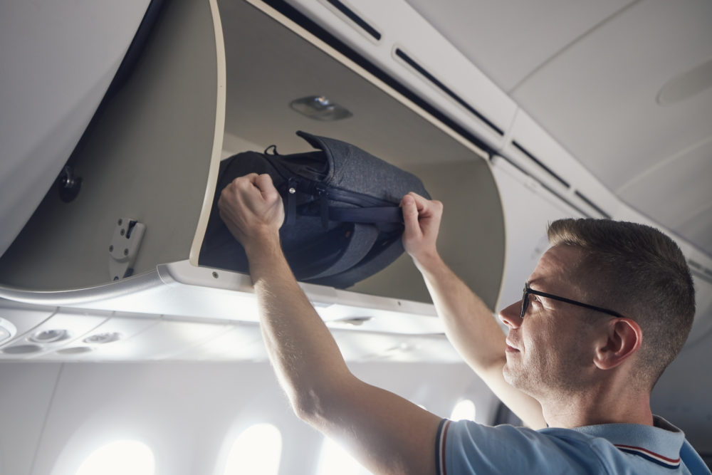 iStock-1489993673-1000x667 - 10 objetos que no puedes llevar en el equipaje de mano del avión