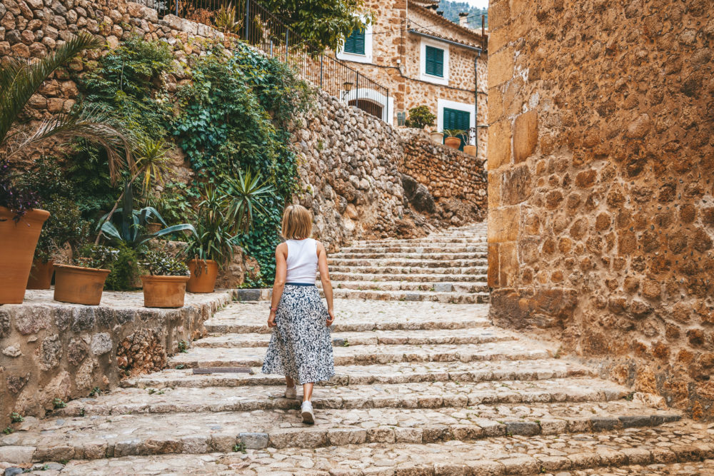 iStock-1805900491-1000x667 - Estos son los pueblos más bonitos de España: 1 por cada comunidad autónoma