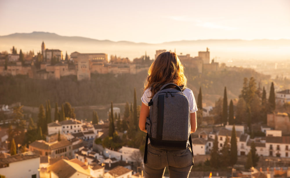 viajera-espana-1000x615 - Esta ciudad acaba de ser nombrada el destino menos caminable de Europa: te explicamos por qué aún deberías visitarla