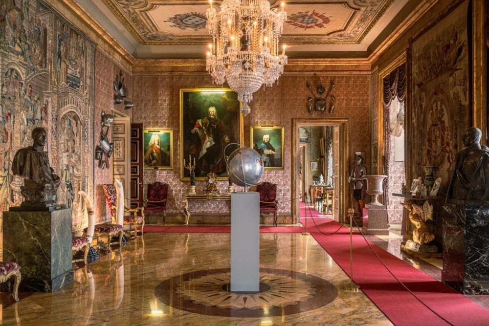 Expo-Palacio-de-Liria-2-1000x667 - "Envía una postal al espacio", Denise de la Rue habla de esta iniciativa 