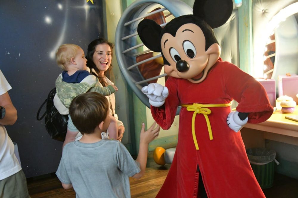 Mickey-Disneyland-California--1000x666 - 20 tips para disfrutar de Disneyland California sin colapsar en el intento