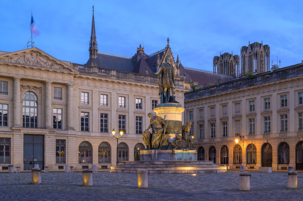 Place-Royale-en-Reims-1000x665 - Estas son las tendencias de viaje para 2025 según Expedia