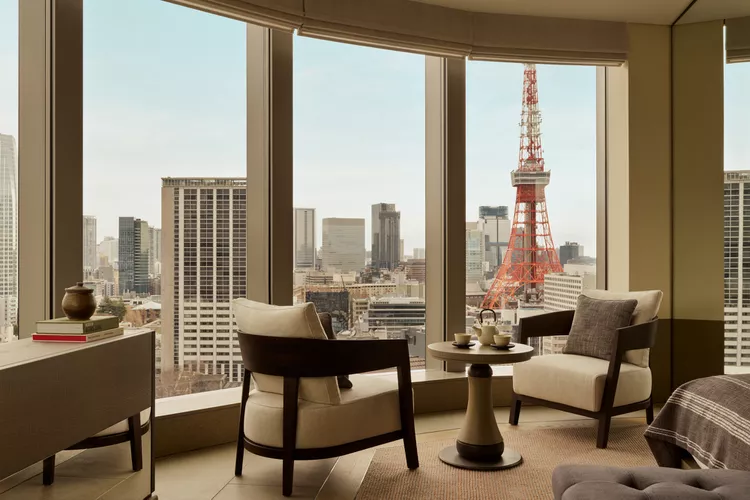 TAL-janu-tokyo-corner-suite-view-ALISTNEWHOTELS0824-8fb8a3c60e7849f9852ec1f7d2b5c993 - Estas aperturas de hoteles 2024 han sido las favoritas de los expertos