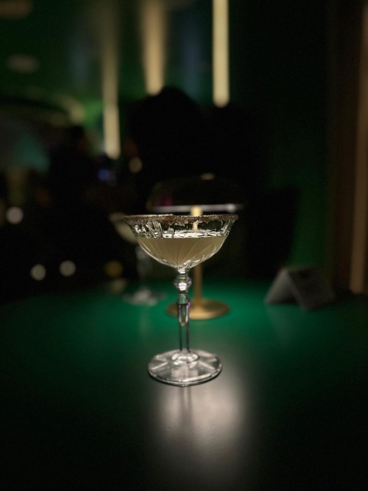 La magia de Wicked llega al Hotel W México con un pop-up y un speakeasy