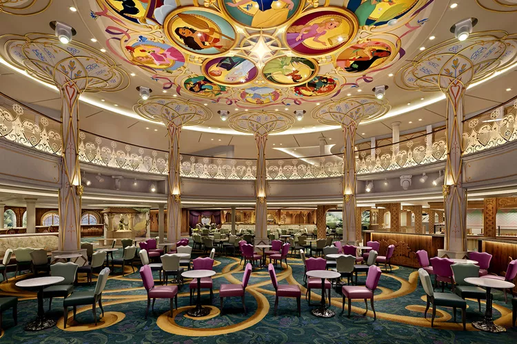 comedor-disney-adventure - El crucero Disney Adventure tendrá la montaña rusa más larga en altamar