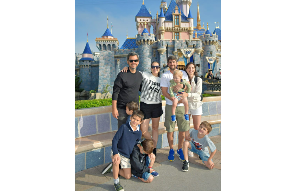 disneyland-en-grupo-1000x633 - 20 tips para disfrutar de Disneyland California sin colapsar en el intento