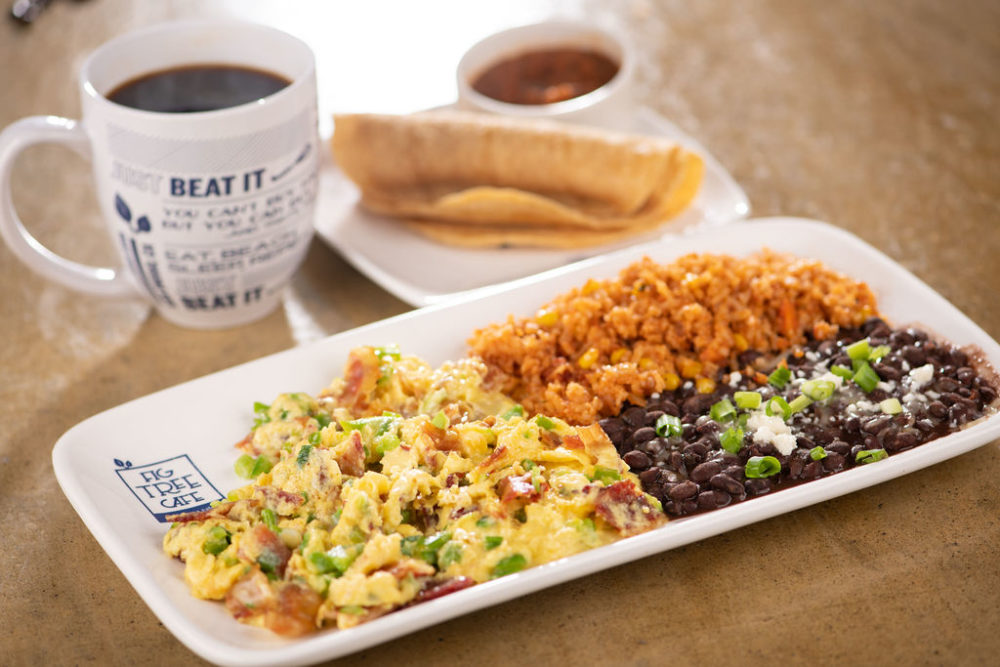 fig-tree-cafe-1000x667 - Estos son los 3 lugares que debes visitar si quieres un desayuno estilo californiano en San Diego
