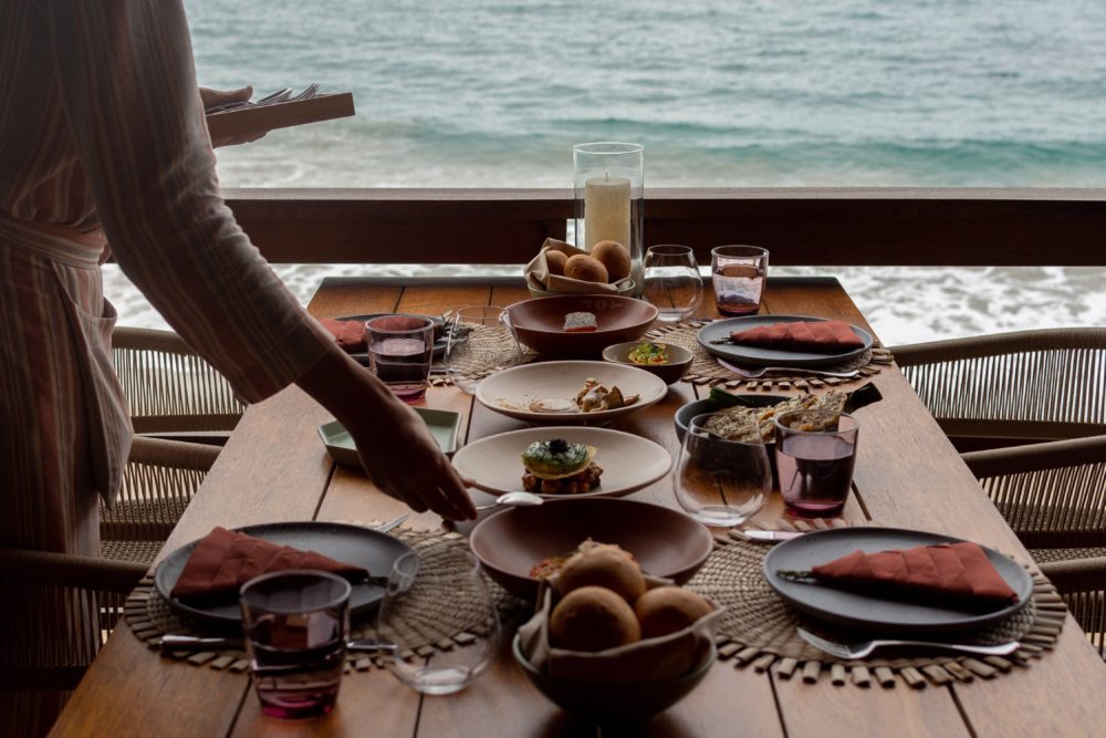 gastronomia-four-seasons-tamarindos-1000x667 - Four Seasons Tamarindo: un cálido escape invernal