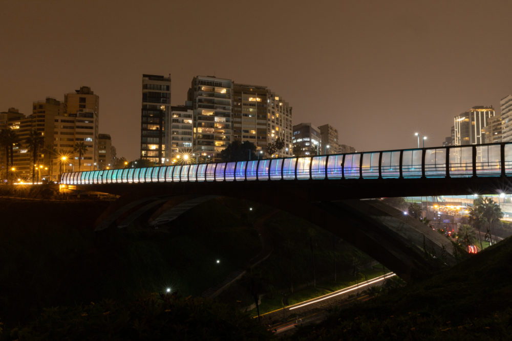 puente-villena-rey-de-noche-1000x667 - Qué puedes encontrar en un recorrido a lo largo de la ciclovía del Malecón de Lima