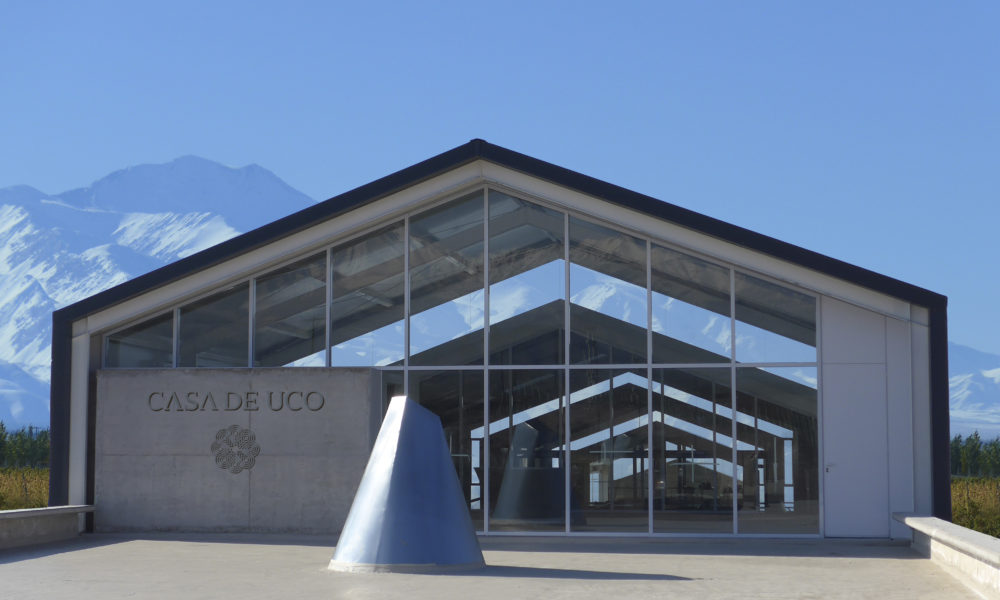 Frente-Bodega-CDU-1000x600 - Casa de Uco, lujo entre las montañas del Valle de Uco