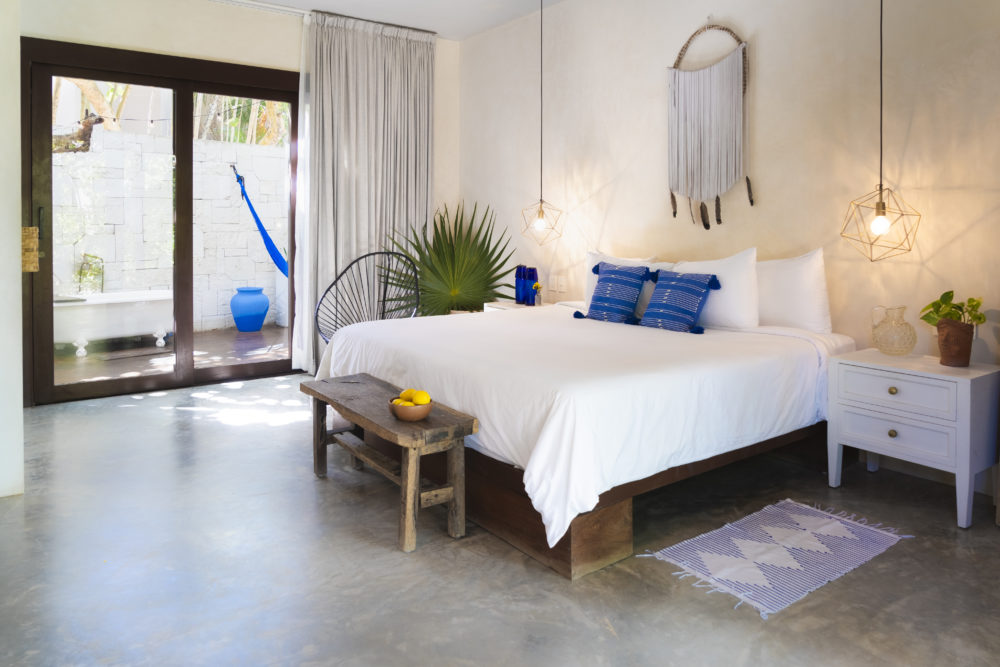 GROUND-FLOOR-BEACH-SIDE-SUITE1-1000x667 - Bienestar, diversión y naturaleza en Lula Seaside Boutique Hotel