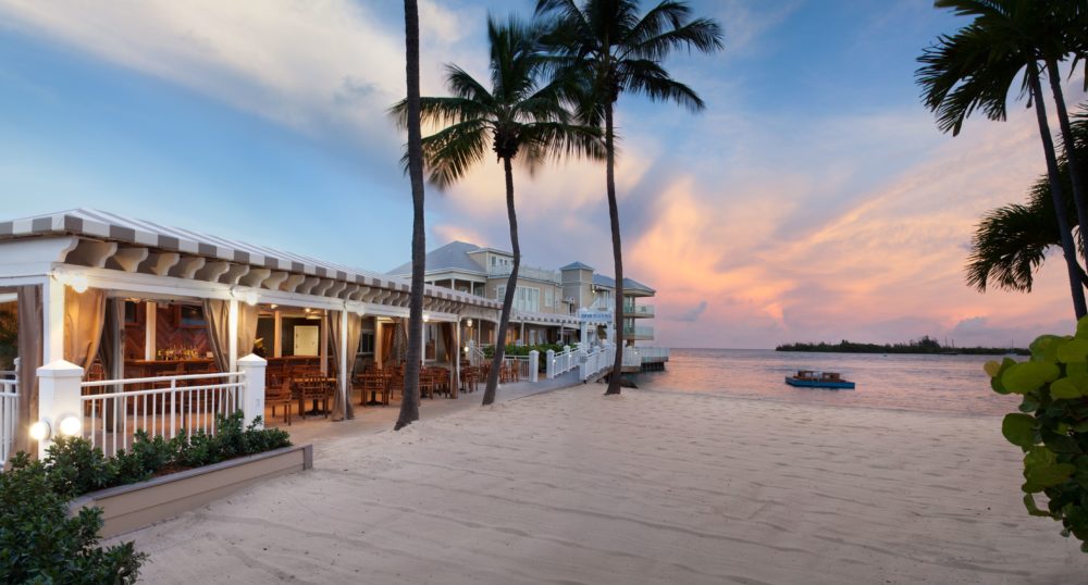 PH_Beach-Bar-and-Beach-1000x538 - Pier House Resort & Spa, el verdadero encanto de Key West