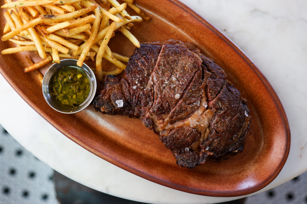 Este restaurante con impronta mediterránea en San Diego tiene uno de los mejores steaks que probé en mi vida