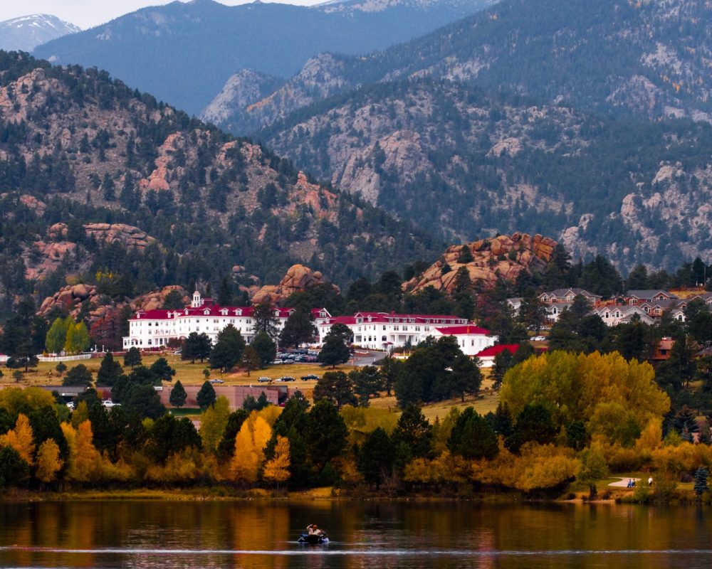 hoteles-embrujados-Stanley-Hotel-Colorado-3-1000x800 - Hoteles embrujados: 4 opciones en Estados Unidos que debes visitar (si te atreves)