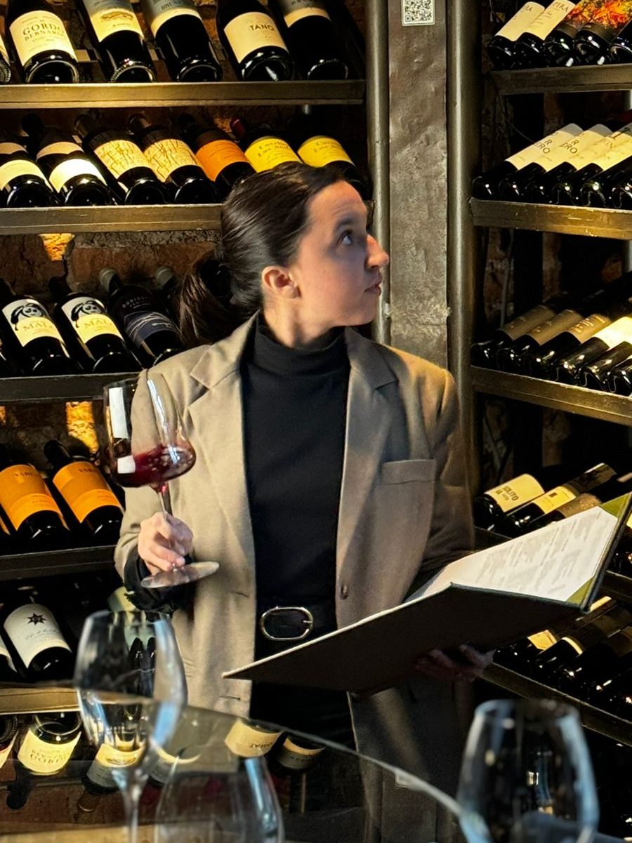 Camila-Torta-sommelier-Azafran-edited - Cami Torta nos recomienda con qué brindar en las fiestas
