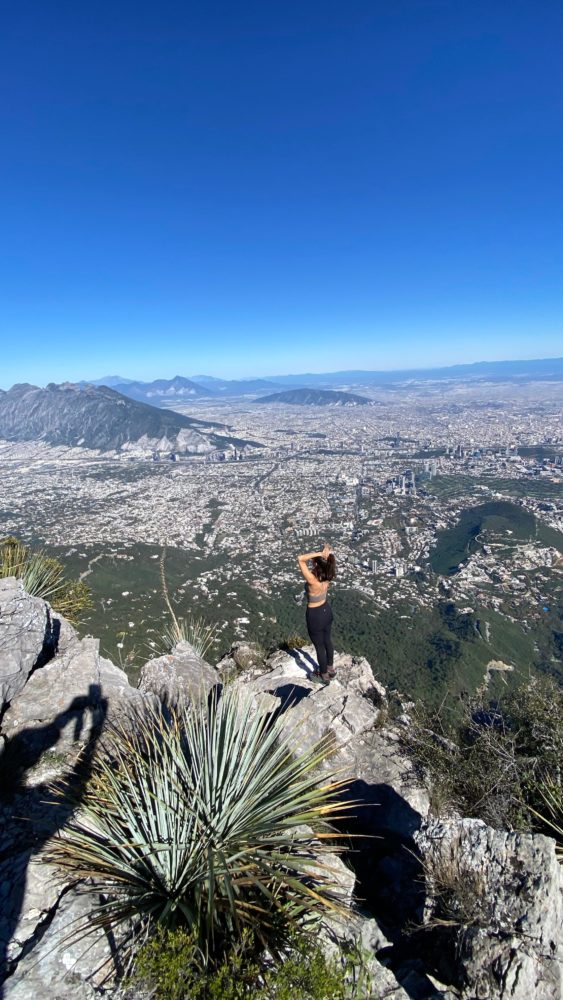 Cumbre-de-la-eme-monterrey-563x1000 - Monterrey, México: como un local (adoptivo) por Pilar Fernández