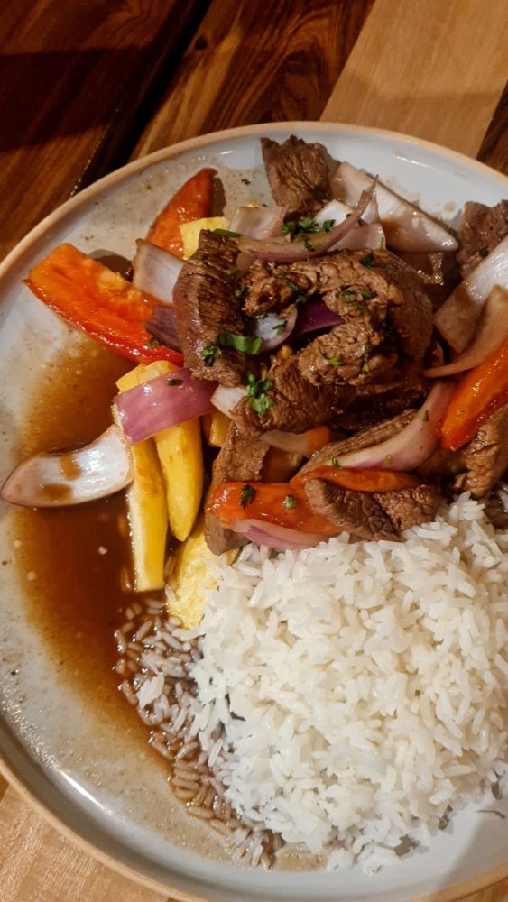 Las-Palmeras-JOse-Zapata-3-563x1000 - El chef José Zapata abrió una nueva sucursal del restaurante ícono del Barrio Mugica en uno de los corredores gastronómicos más top de Buenos Aires