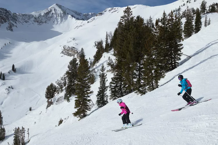 TAL-salt-lake-city-utah-AFFORDABLESKI1124-2eedca51cc3749619445d2e0dbb4a780 - 11 destinos de esquí accesibles en Estados Unidos para visitar en 2025