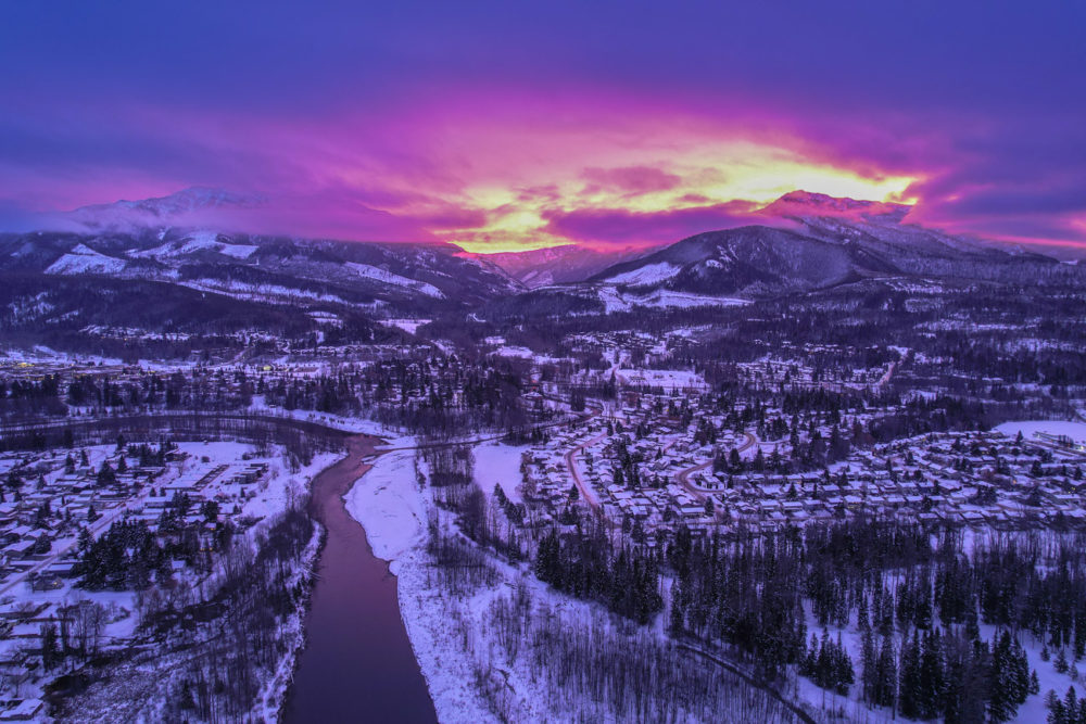 amanecer-Fernie-BC-Rocosas-esqui-en-Canada-Marck-Gutt-Don-Viajes-1000x667 - Esquí en Canadá: Fernie y las Rockies de la Columbia Británica