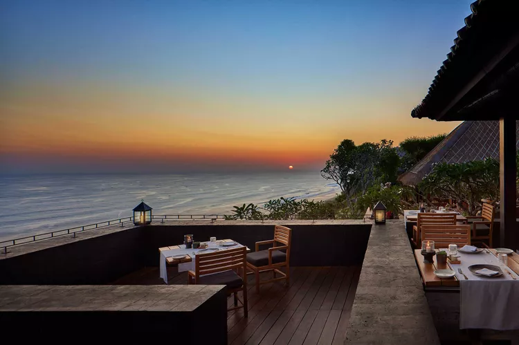 atardecer-restaurante-sangkar-bulgari-bali - Bvlgari Resort Bali, un complejo de lujo en Indonesia