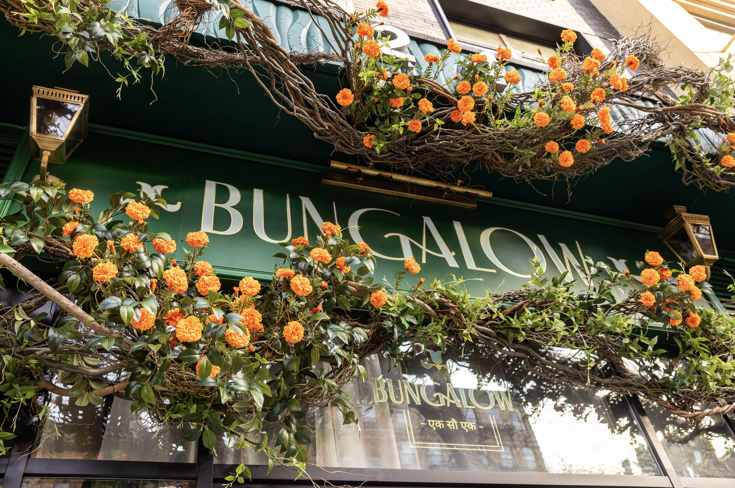 El mejor nuevo restaurante indio en Nueva York está inspirado en los viajes de un chef icónico por el sur de Asia El mejor nuevo restaurante indio en Nueva York está inspirado en los viajes de un chef icónico por el sur de Asia