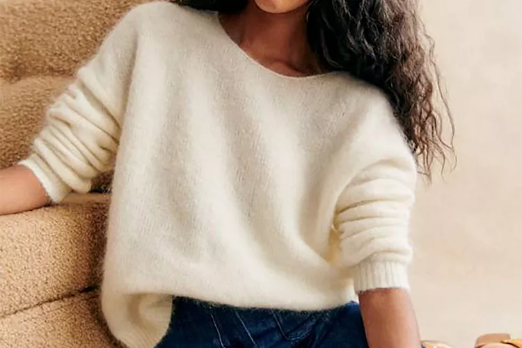 cardigan-astride-Sezane - Moda festiva: cómo solucionar un error de estilo de Emily en París
