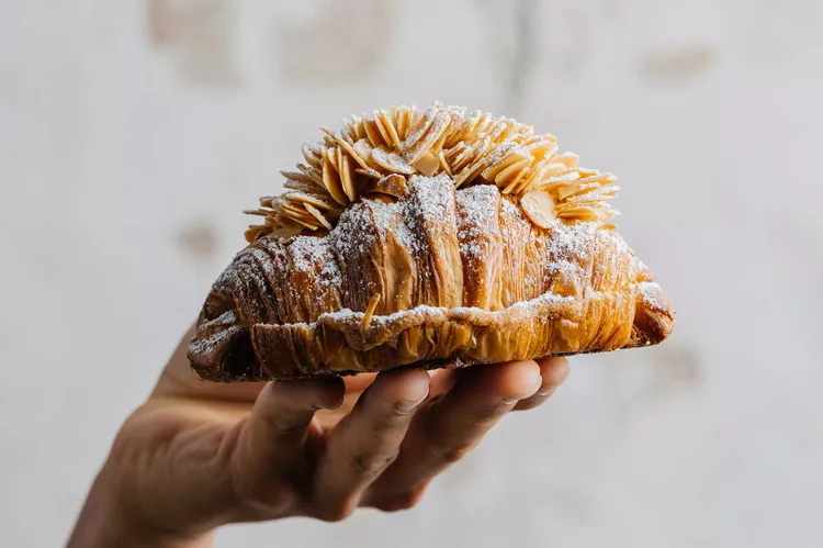 croissant-de-almendra-de-lune-australia - Los mejores croissants del mundo están en este país (y no, no es Francia)