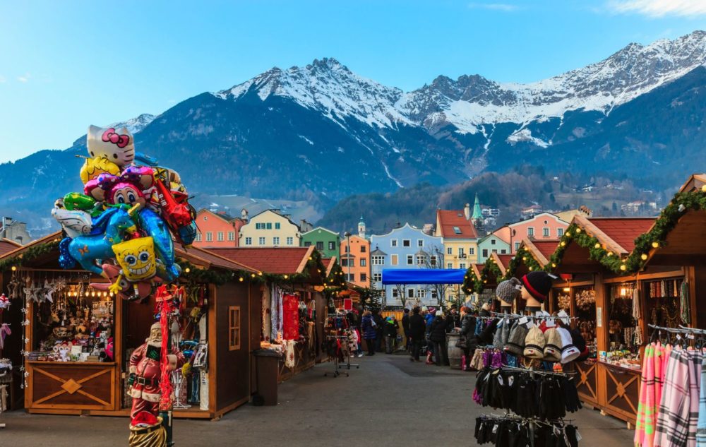 mejor-mercado-navideno-europa-Innsbruck-1000x633 - Este adorable pueblo de montaña tiene los mercados navideños más festivos de Europa