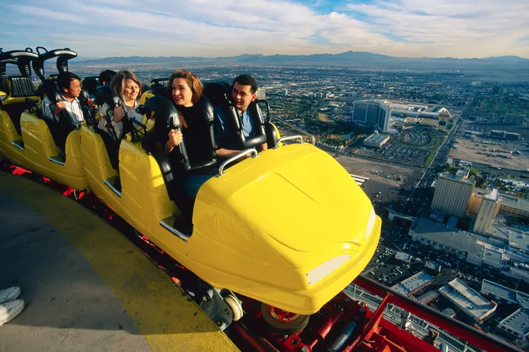 montana-rusa-stratosphere-hotel-vegas - Esta ciudad icónica del entretenimiento fue nombrada la más divertida de EE. UU.