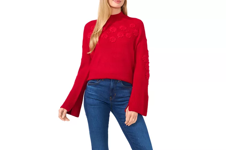 sueter-estampado-CeCe - Moda festiva: cómo solucionar un error de estilo de Emily en París
