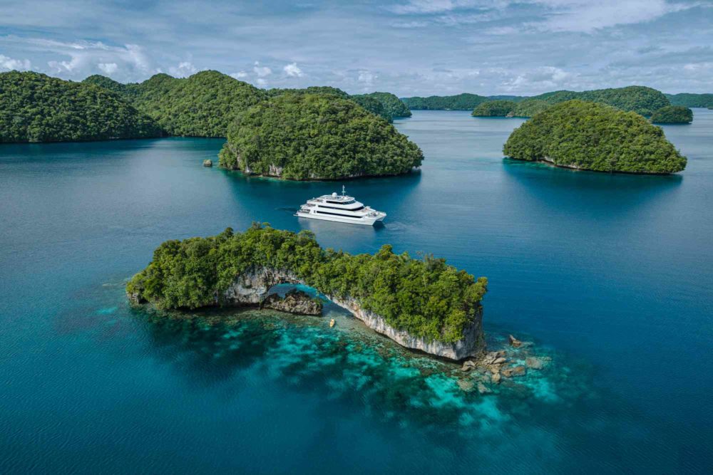 Este barco de estilo expedición de Four Seasons es como un resort flotante en el Pacífico Sur