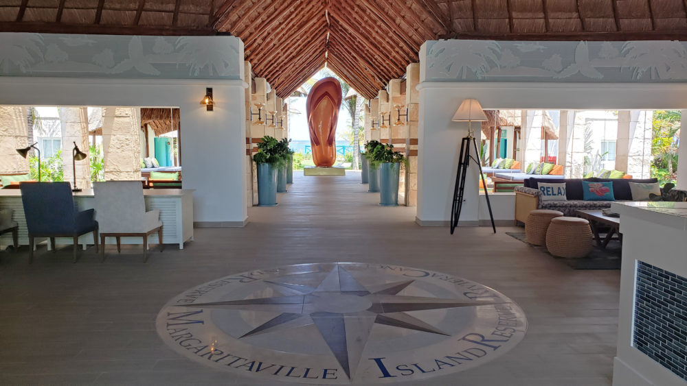 IRRC_Arch_Lobby_Flipflop_001-1-1000x563 - Margaritaville Island Reserve Riviera Maya & Riviera Cancún, un estilo de vida hecho hotel
