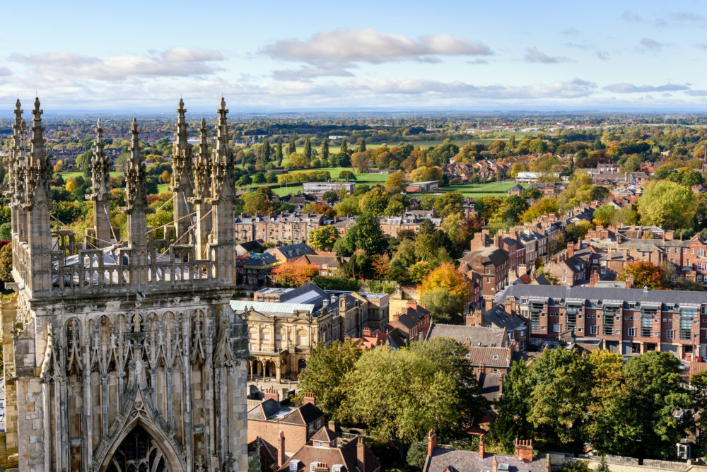 catedral-de-york-aerea-1000x668 - York, un destino medieval para una escapada histórica en Inglaterra
