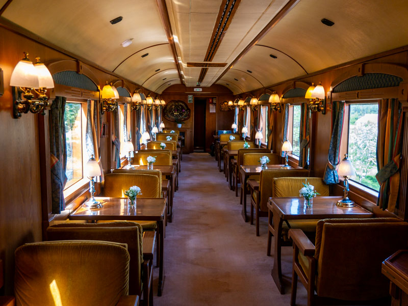 Costa Verde Express: un fascinante viaje en tren de época por el norte de España