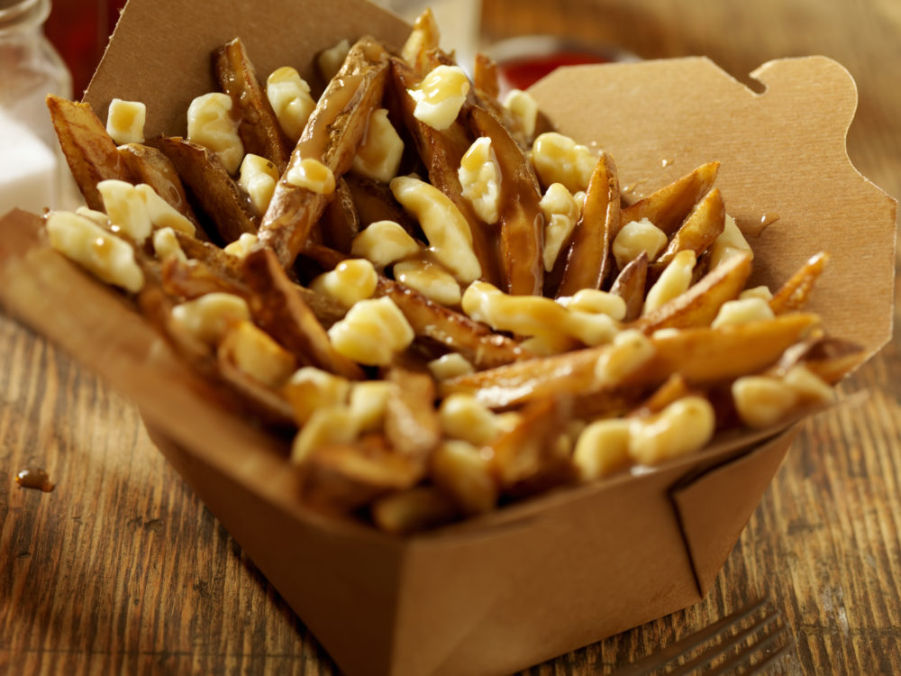 donde-comer-poutine-en-toronto-1-1000x750 - 3 lugares para comer poutine en Toronto