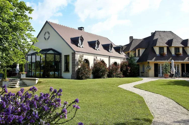 Soy una escritora de viajes con sede en París y este hotel en Champagne es uno de mis lugares favoritos para alojarme en Francia